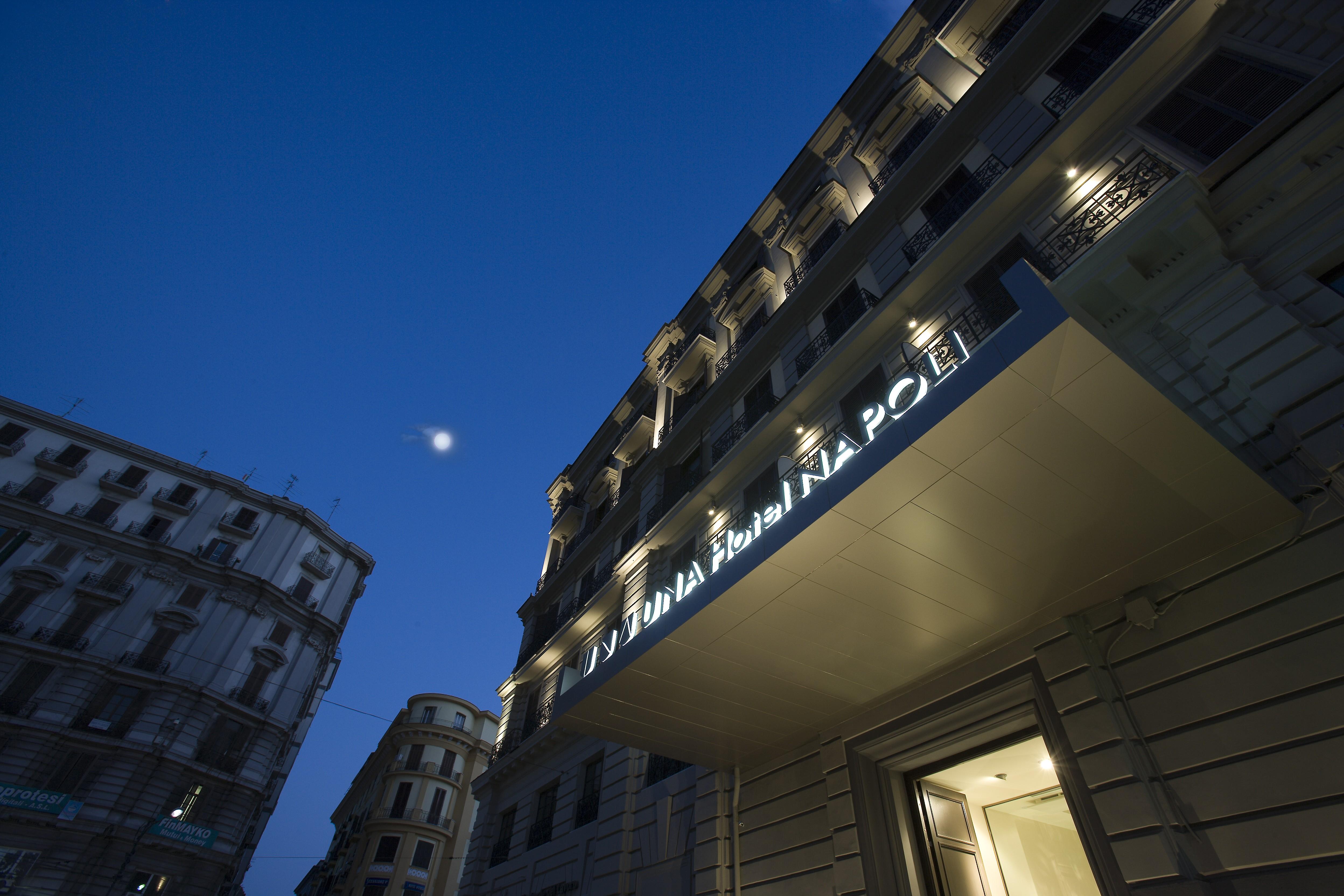 Una Hotels Napoli, Naples